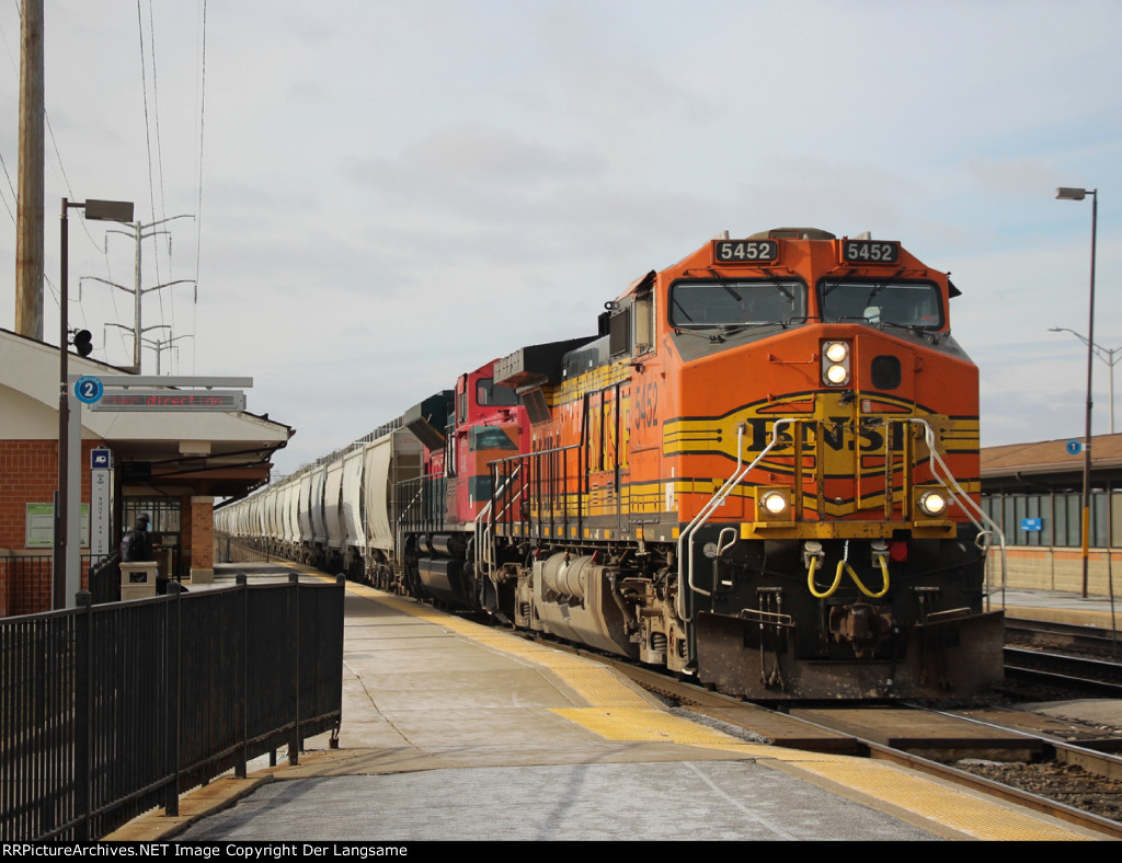 BNSF 5452